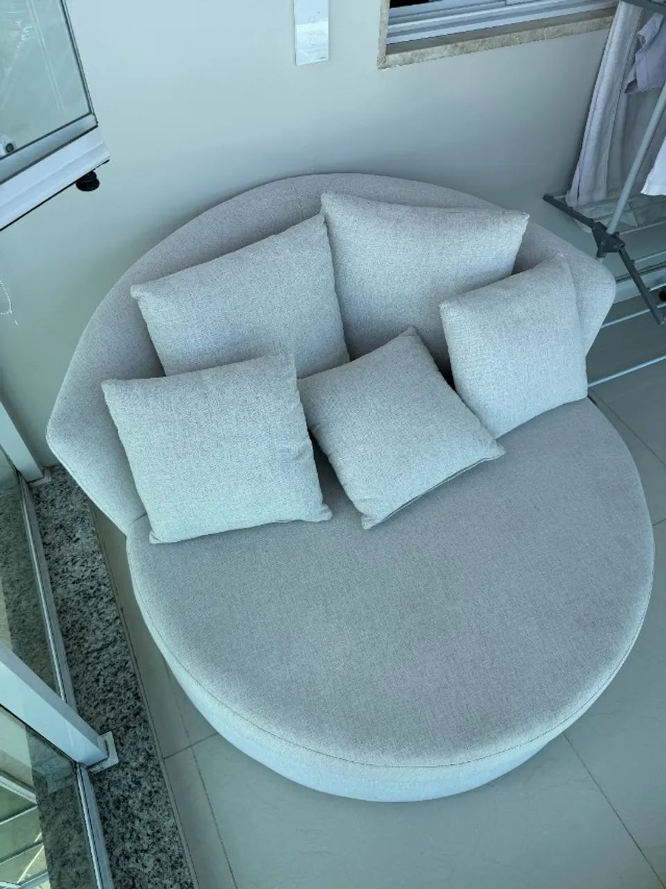 Chaise Poltrona Redonda 1,20 x 1,30m - Excelente Estado - Foto 4