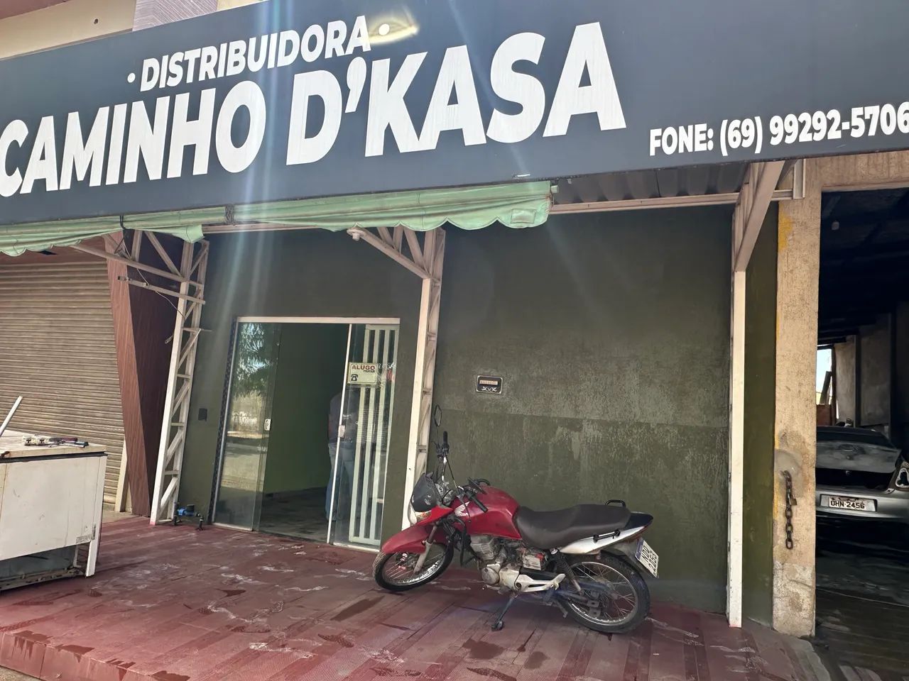 Aluga-se ponto comercial 