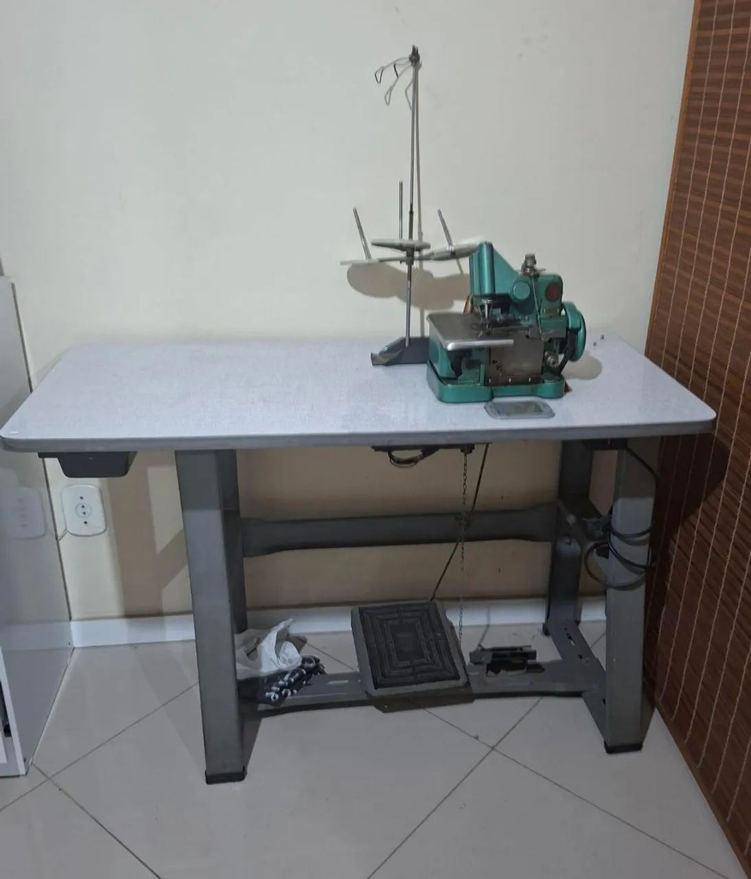 Máquina overlock semi industrial