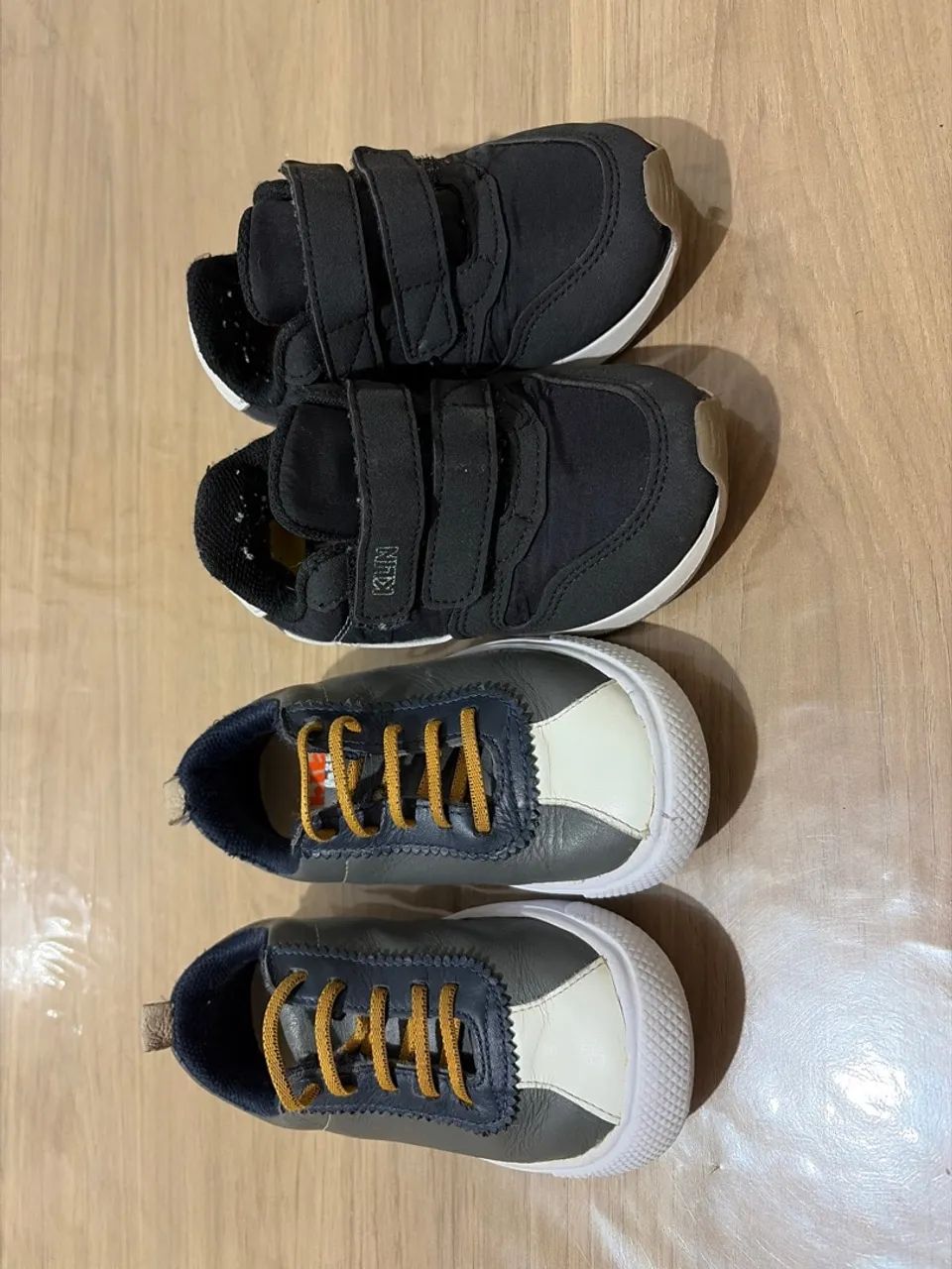 2 pares de tênis 