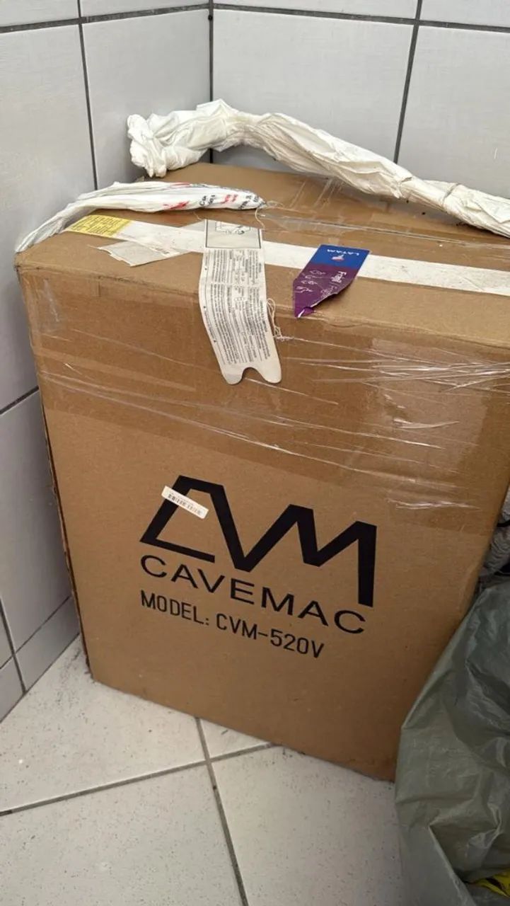 Vendo Máquina de Arremate de Fios e Linhas para Confecção  - Foto 2