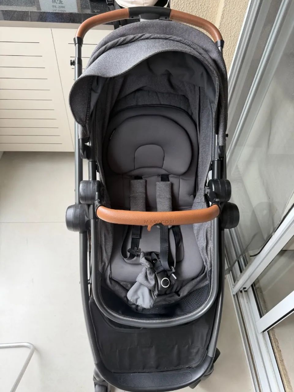 Carrinho de Bebê com Bebê Conforto Reversível Maxi-Cosi  - Foto 4