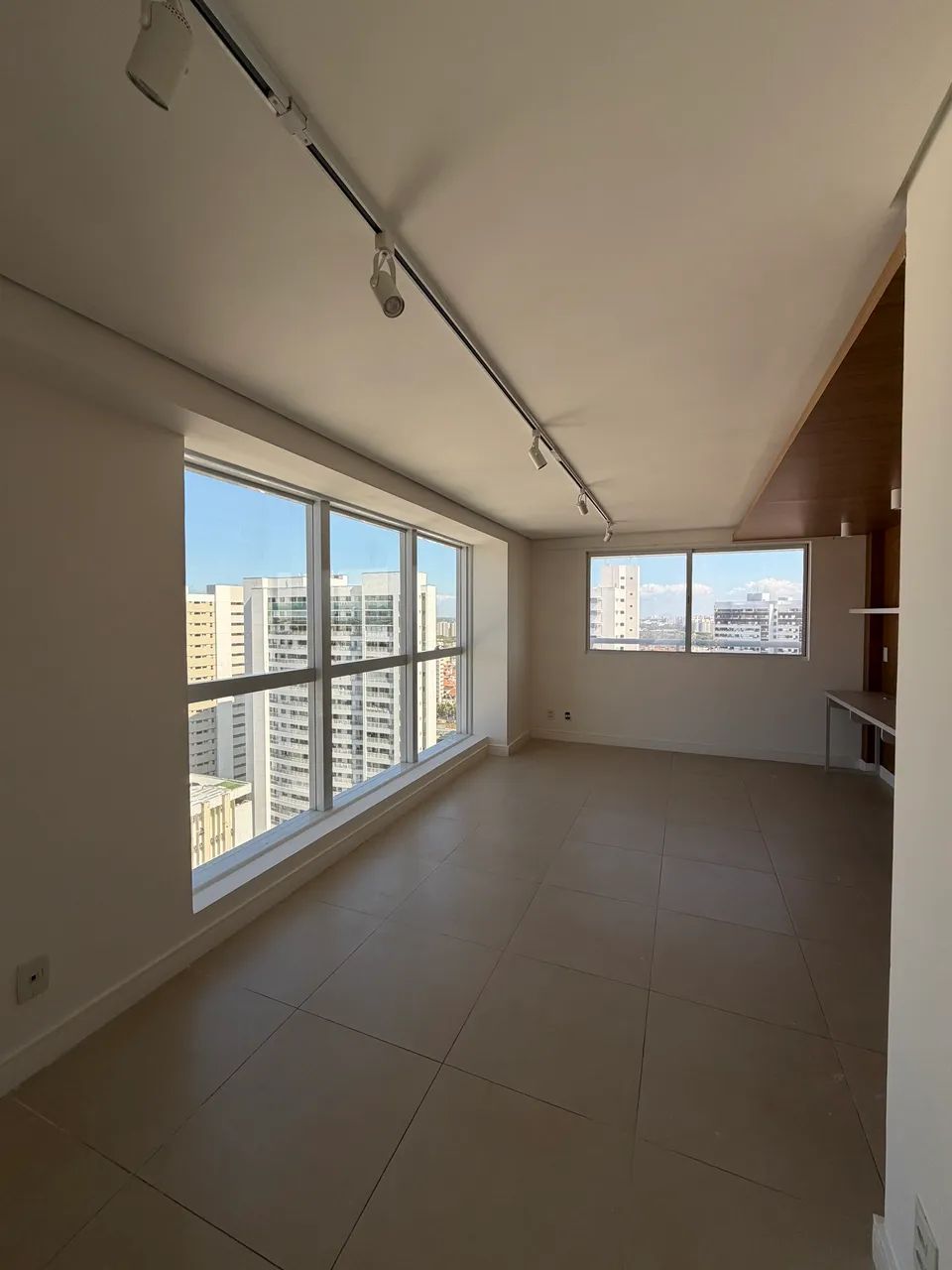 SALA COMERCIAL LOCAÇÃO NO MERIT - FORTALEZA