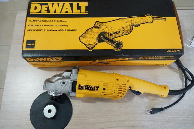 Lixadeira Angular 7 (180mm) D28493pw - Dewalt 220v