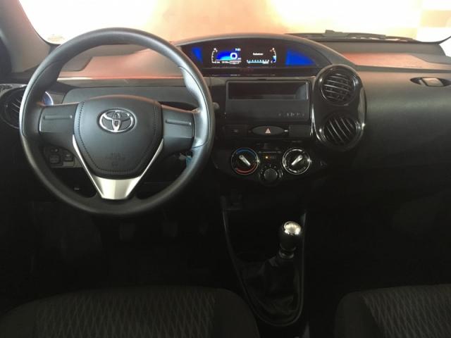 TOYOTA ETIOS 1.3 X 16V FLEX 4P MANUAL. - Foto 6