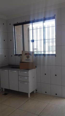 Ótima prédio, com 03 lojas e 04 apartamentos na avenida potiguar, de esquina - Foto 5