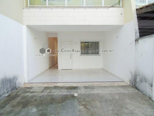 Excelente casa duplex solta com 03 suítes na Lagoa Redonda - Foto 2