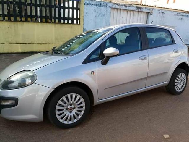 Fiat Punto atracttive Itália 1.4 completo 2013 - Foto 2