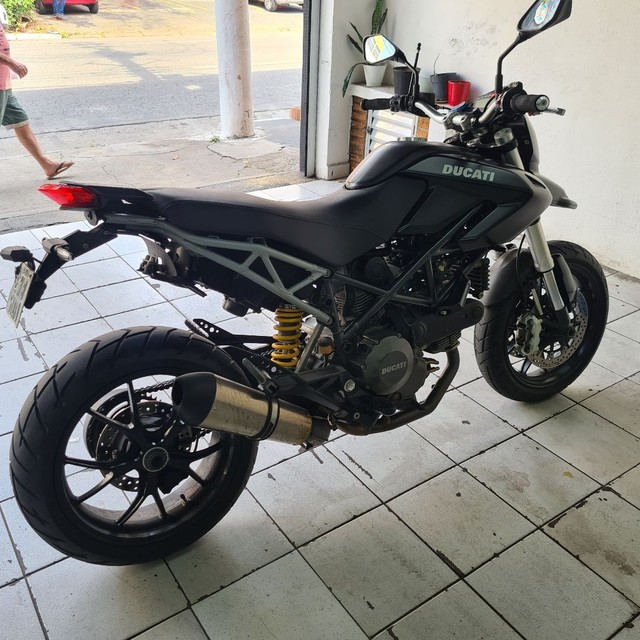 DUCATI HYPERMOTARD 796 BAIXO KM