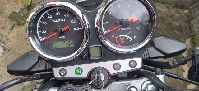 MOTOCICLETA SUZUKI GSR 125