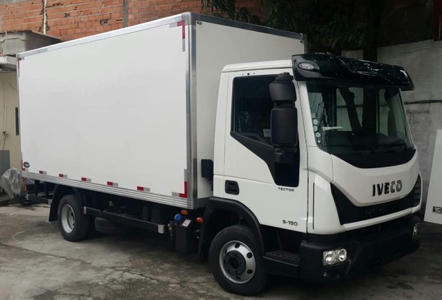 CAMINHÃO TECTOR 9-190 COM BAÚ FRIGORÍFICO SEMI NOVO COM 36000KM ORIGINAIS