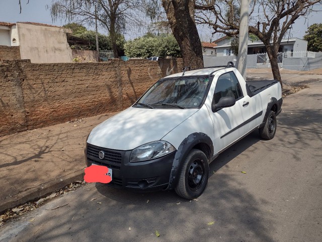 FIAT STRADA WORKING CS 2013 COM AR CONDICIONADO E DIREÇÃO HIDRÁULICA