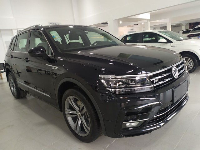 TIGUAN R- LINE PRONTA ENTREGA  CINARA CAVALCANTI 