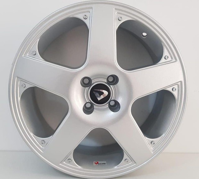 Rodas  Volcano Santa Mônica Prata Aro 17x6 4x100 novas
