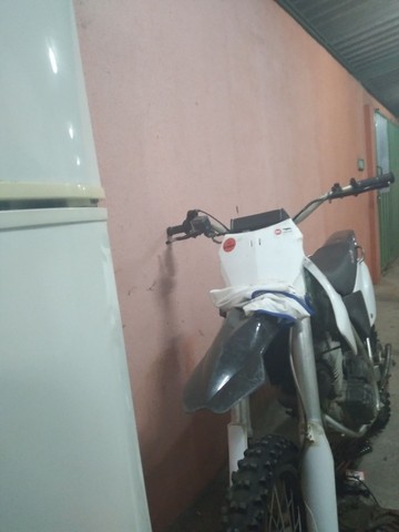 MOTO DE TRILHA