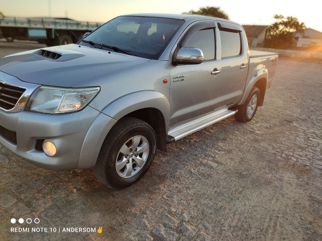 TOYOTA HILUX 2015