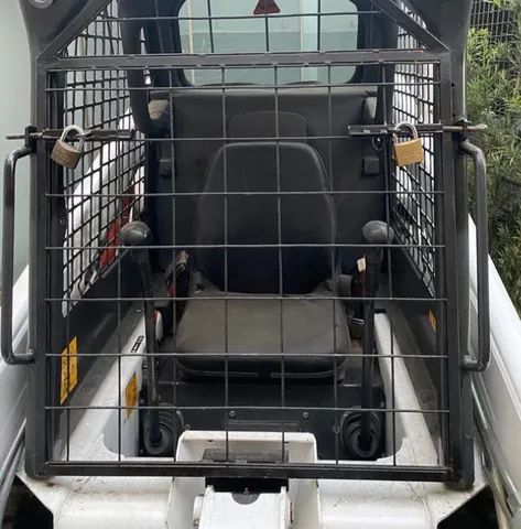 Mini Carregadeira Bobcat S130 2011 - Foto 5