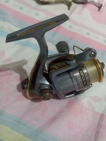 Molinete Daiwa Regal 1500-4i