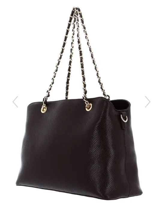 Bolsa Valentino de Ombro Preta com Alça de Corrente - Foto 5
