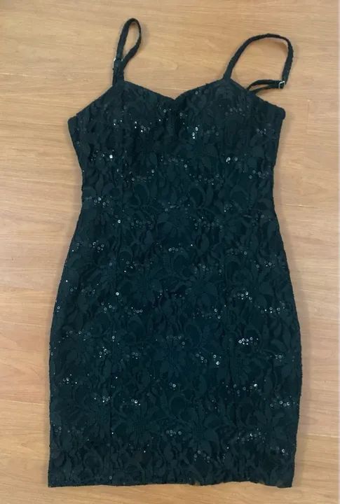 Vestido em renda e paetê
