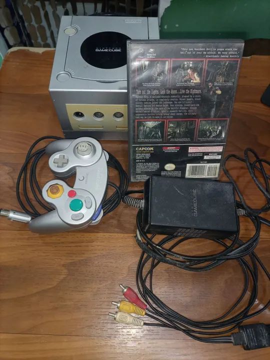 Vídeo Game Nintendo Game Cube Completo Original + Resident Evil - Foto 4