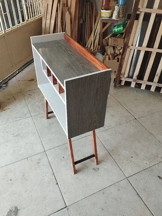 Rack de madeira branco com prateleiras - Foto 2