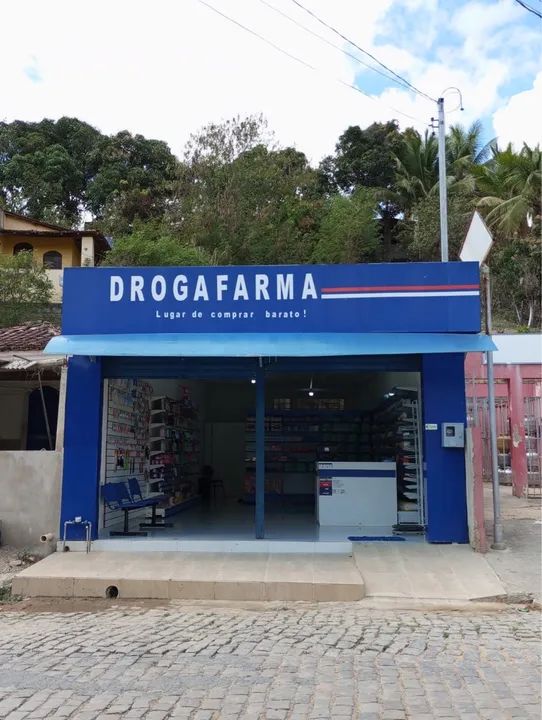 IMÓVEL COM FARMÁCIA COMPLETA