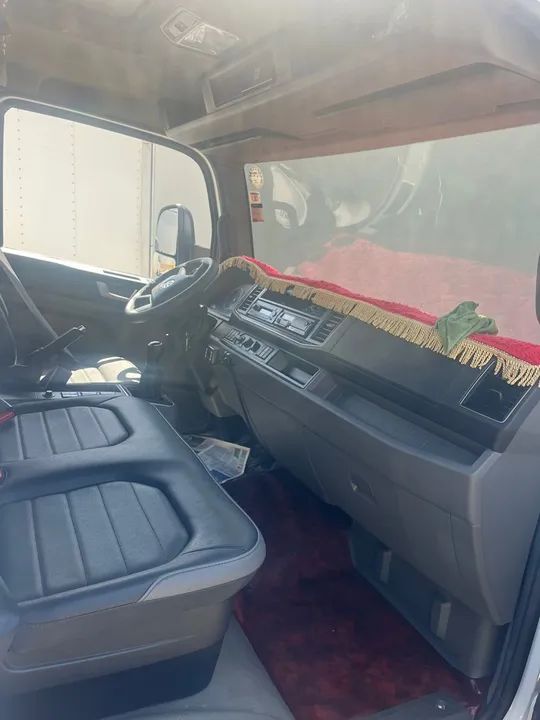 Caminhão Baú - Carropel Refrigerado - Foto 6