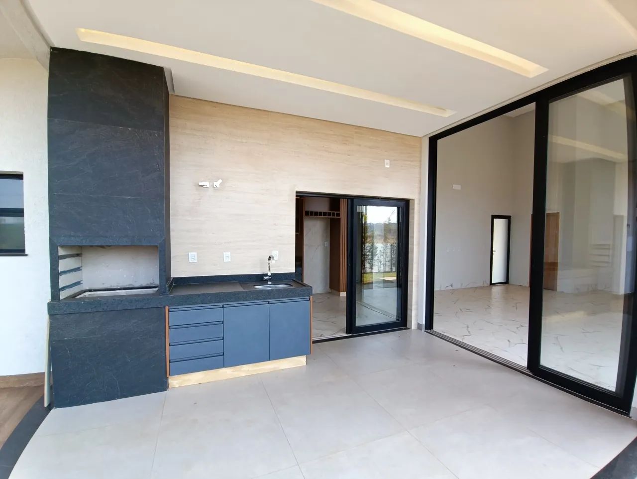 Casa Térrea 4/4 + Escritório / Esquina 520 M² - Foto 11