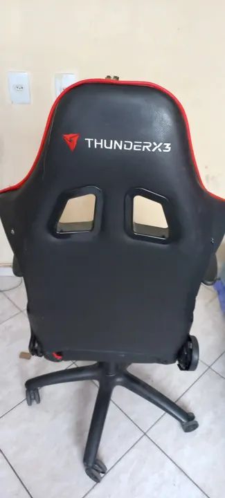 cadeira gamer thunder x3 seminova com tudo funcionando e em perfeito estado - Foto 4