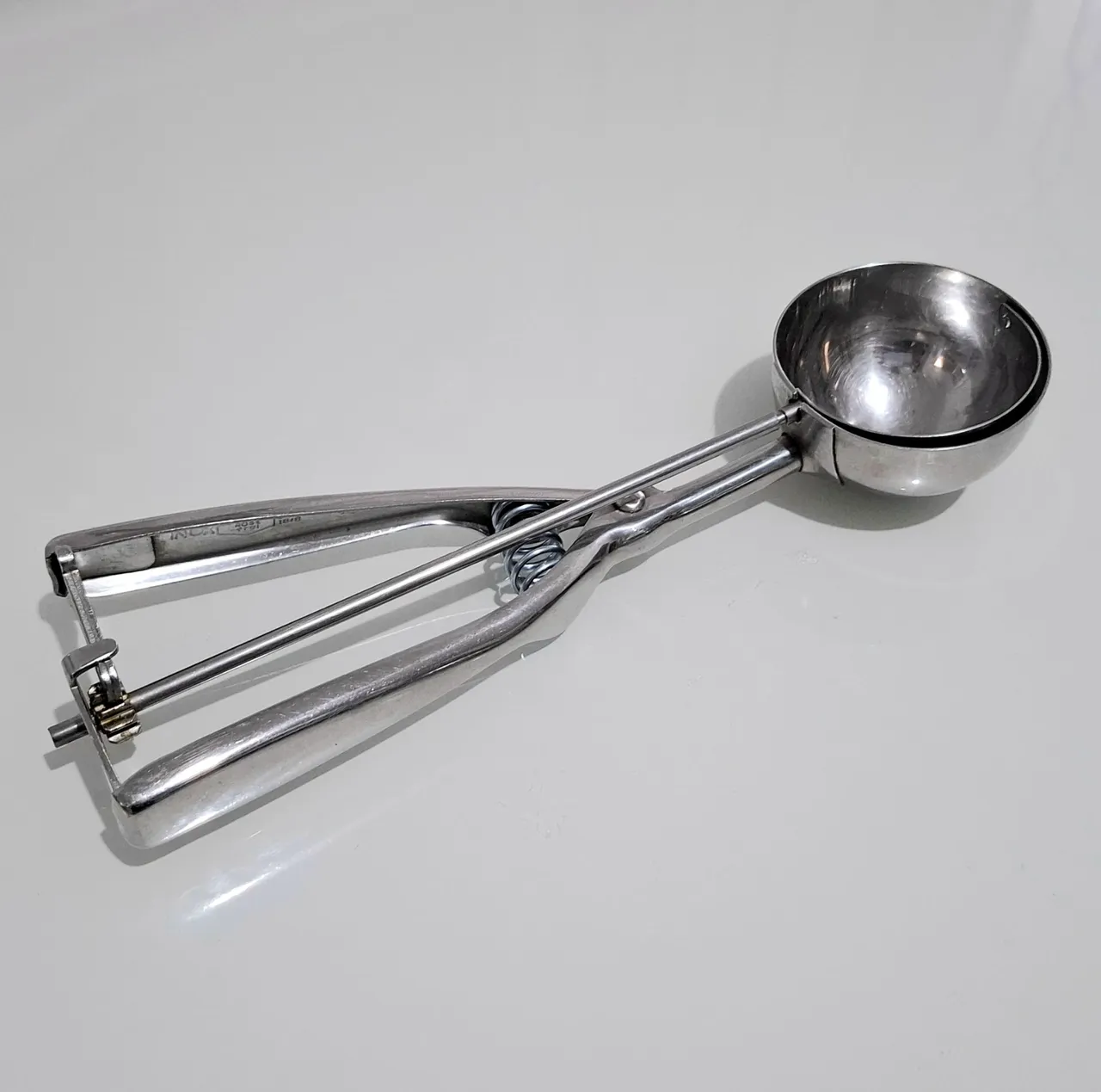 Antiga colher para sorvete em aço inox