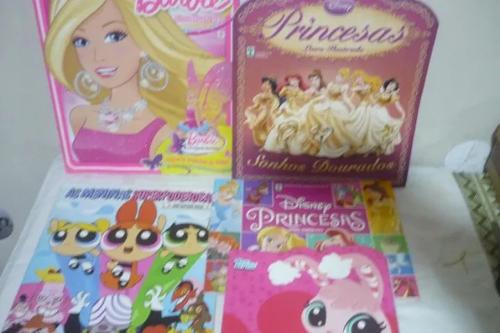 Barbie E Princesas Disney Álbuns- Incompletos Leia Descrição