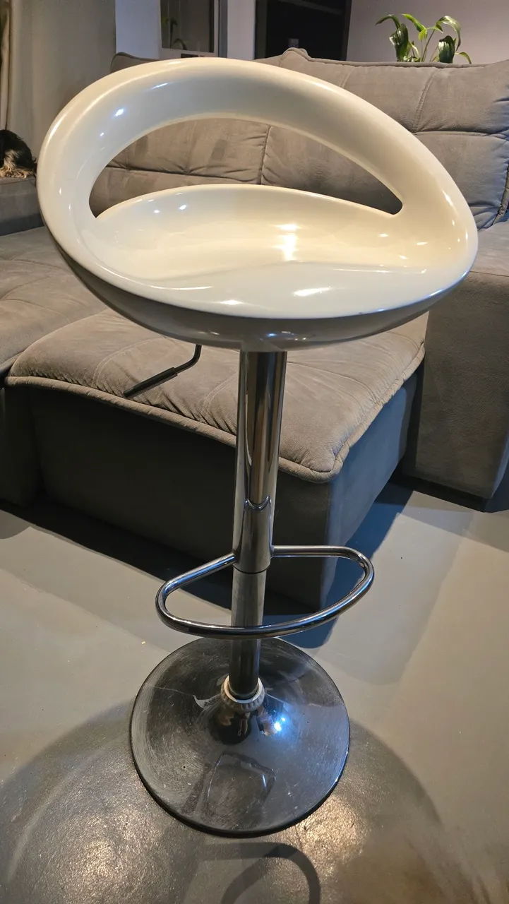 Banqueta Giratória Branca Design Moderno