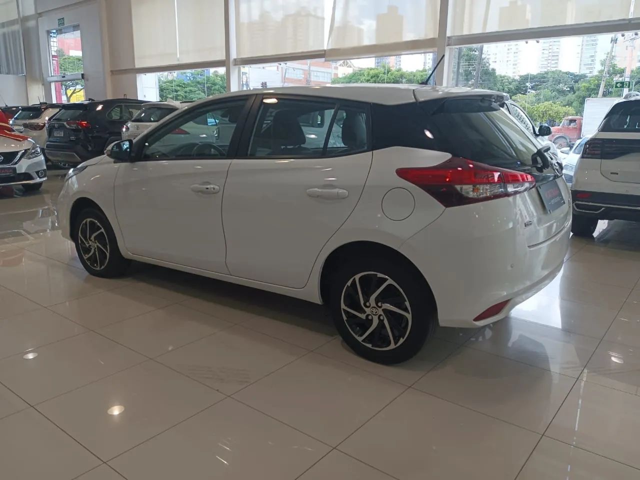 YARIS  - Foto 2