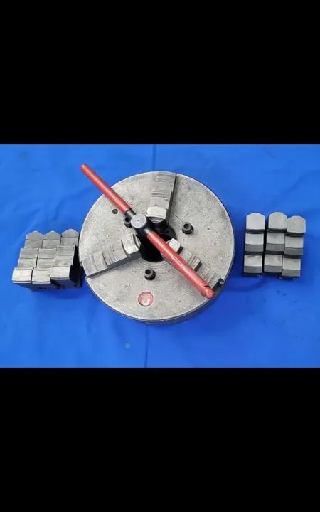 Placa de torno<br><br>Valor: R$ 2800,00