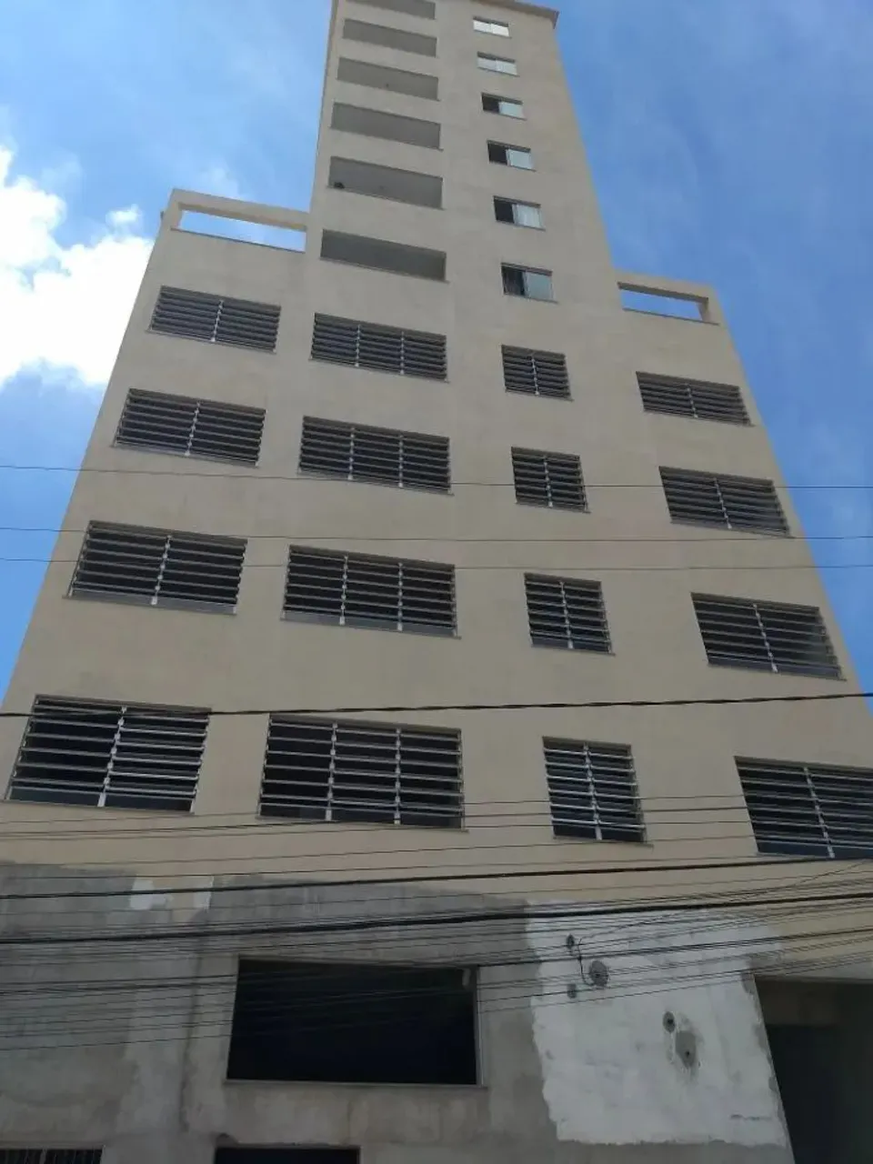 Apartamento de 2 quartos com garagem para alugar no bairro Ramos em Viçosa-MG.