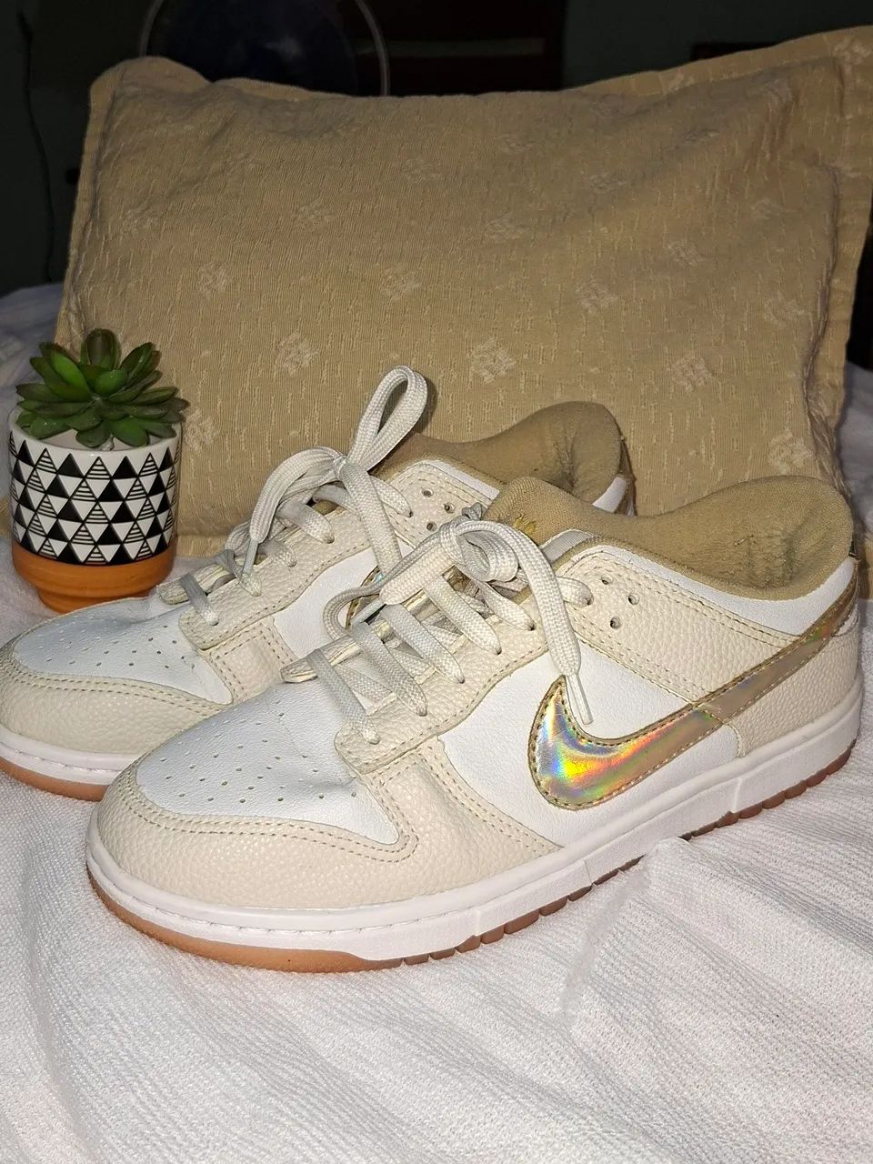 Tênis Nike Dunk Low Bege com Branco em Estado de Loja tam38