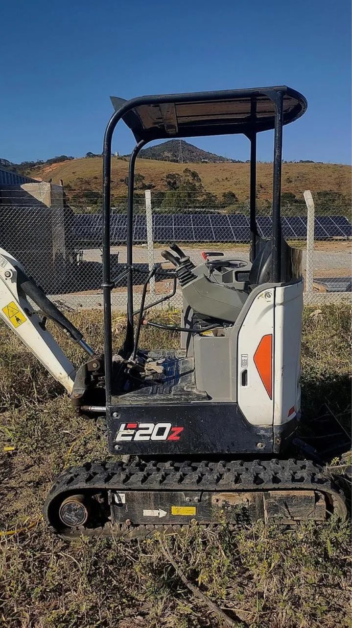 Mini escavadeira E20 Bobcat