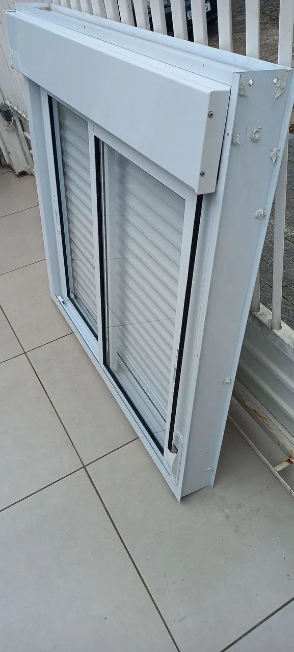 Janela com persiana integrada ( tenho 2 iguais) - Foto 3