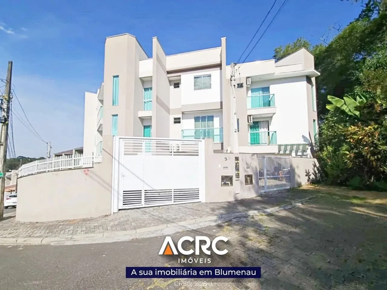 ACRC Imóveis - CA03337 - Sobrado para Locação no Bairro Escola Agrícola