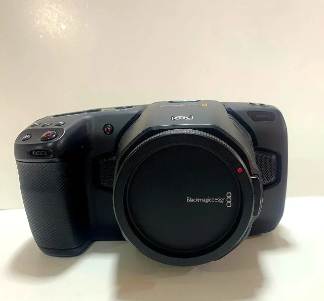 Câmera BlackMagic Pocket 6K (Semi)