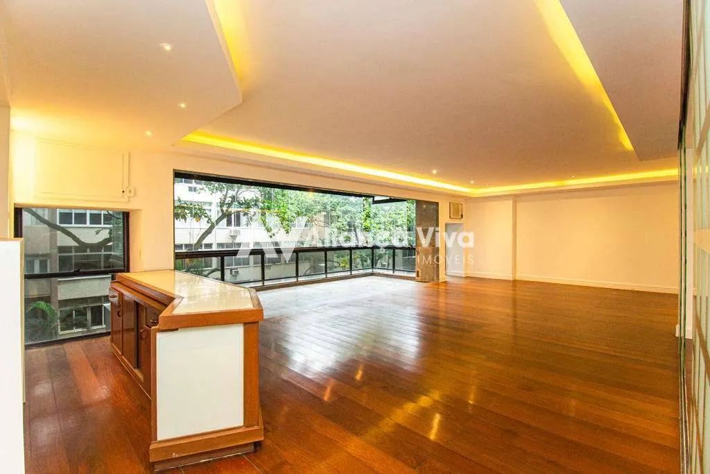 Leblon | Apartamento 4 quartos, sendo 3 suites