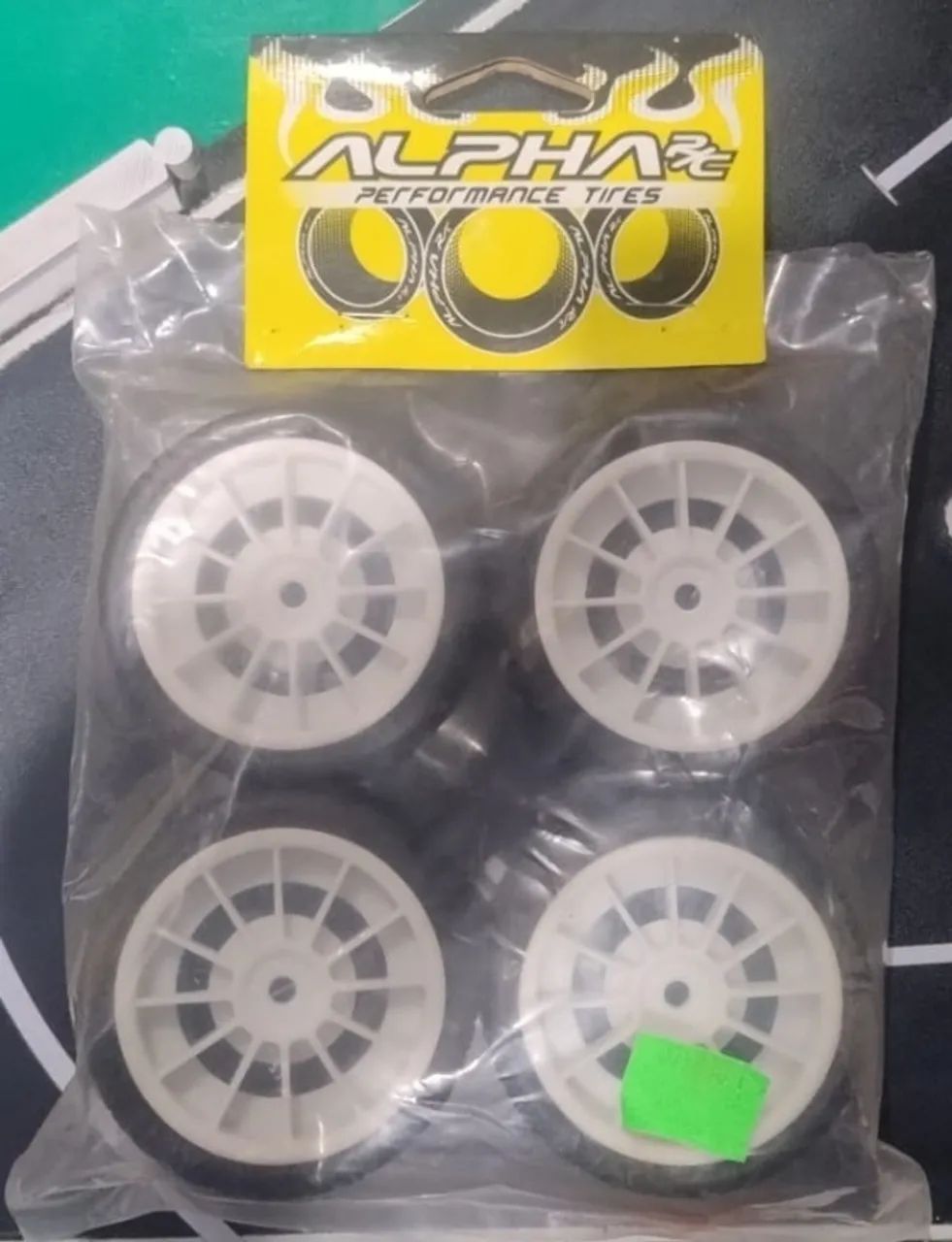 Jogo de rodas Alpha RC com Pneus raiados escala 1/10 on road