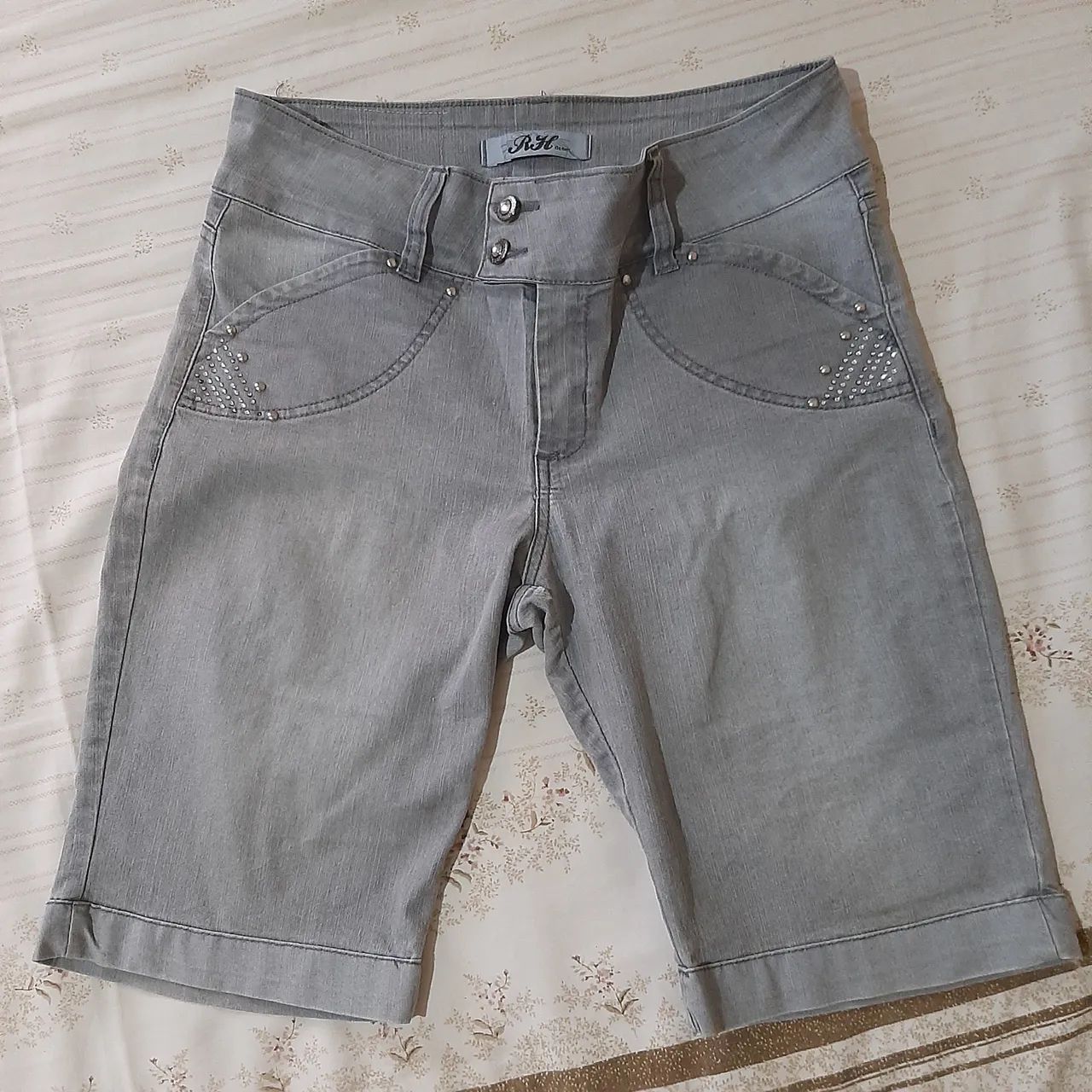 BERMUDA JEANS COR CINZA  - Foto 2