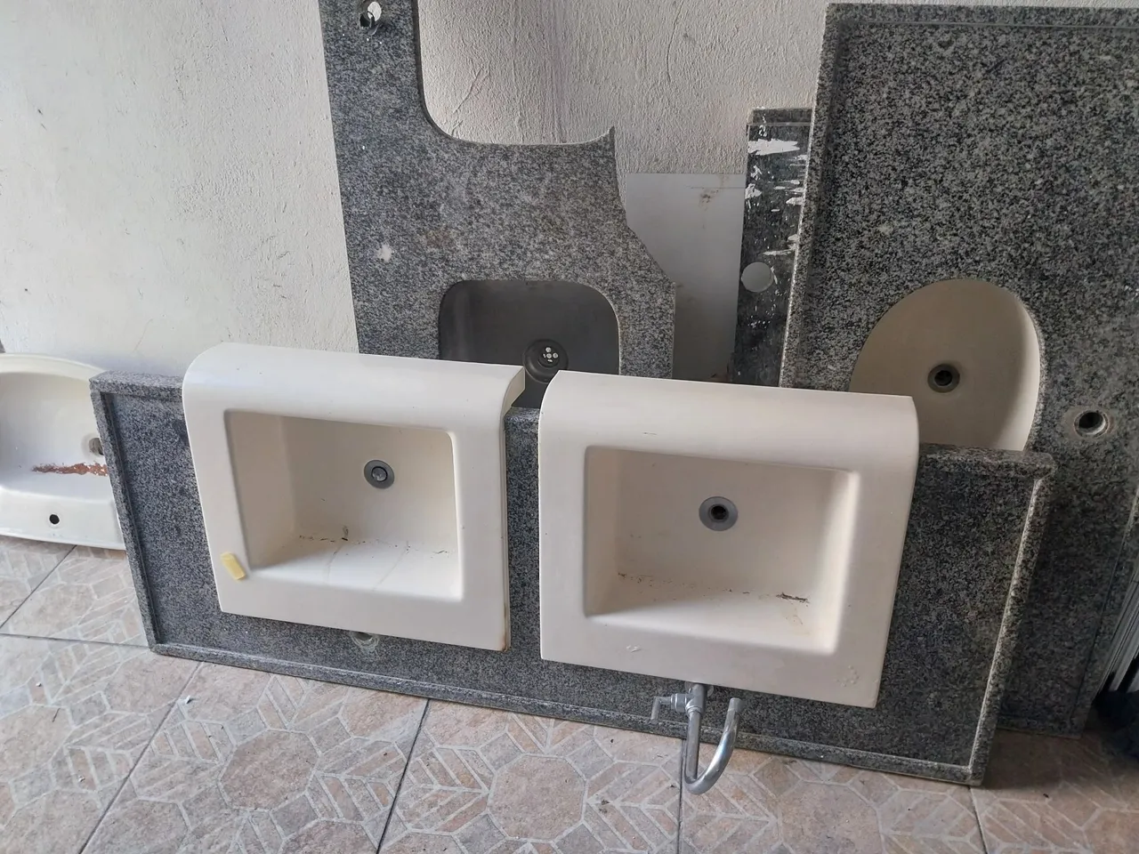 Cubas e pias de granito e porcelana