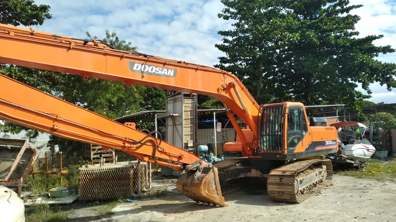 Escavadeira Doosan 300LC