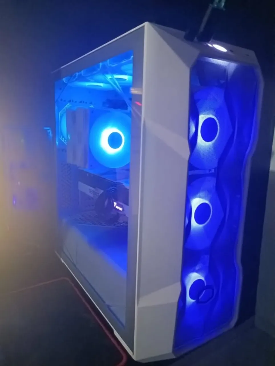 Ryzen 7 7700, RTX 3060TI GDDR6X 32GB DDR5 6000MHz Cl30 1,5TB Ssd Nvme 3000mb/s