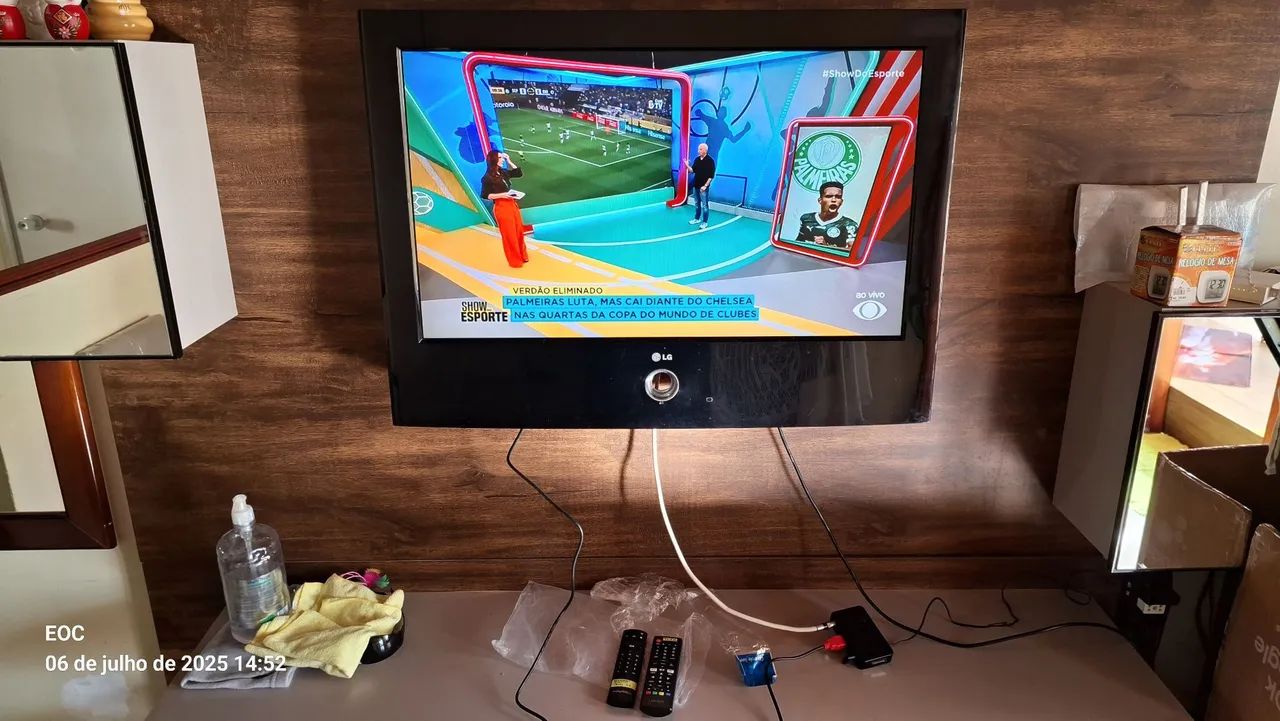 Vendo TV  da marca LG de 32 polegadas.