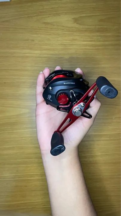 Carretilha Abu Garcia Black Max BMAX3 esquerdo cor preto - Foto 3