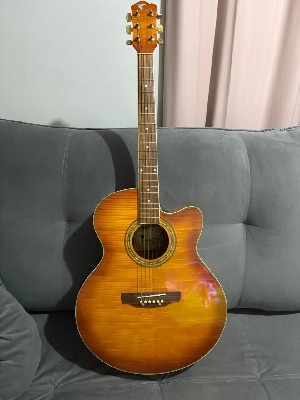 Violão Eagle Jumbo CH70F Yellow Burst